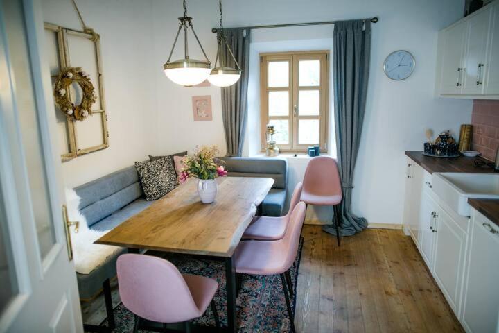 Apartment Aussee- Beletage Salzherrenhof- Kueche, Wlan, Netflix Bad Aussee Exteriör bild