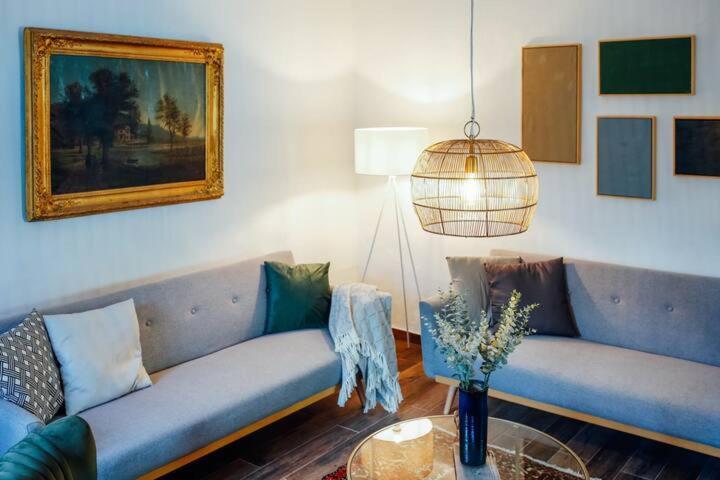 Apartment Aussee- Beletage Salzherrenhof- Kueche, Wlan, Netflix Bad Aussee Exteriör bild