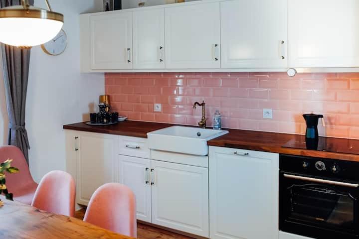 Apartment Aussee- Beletage Salzherrenhof- Kueche, Wlan, Netflix Bad Aussee Exteriör bild