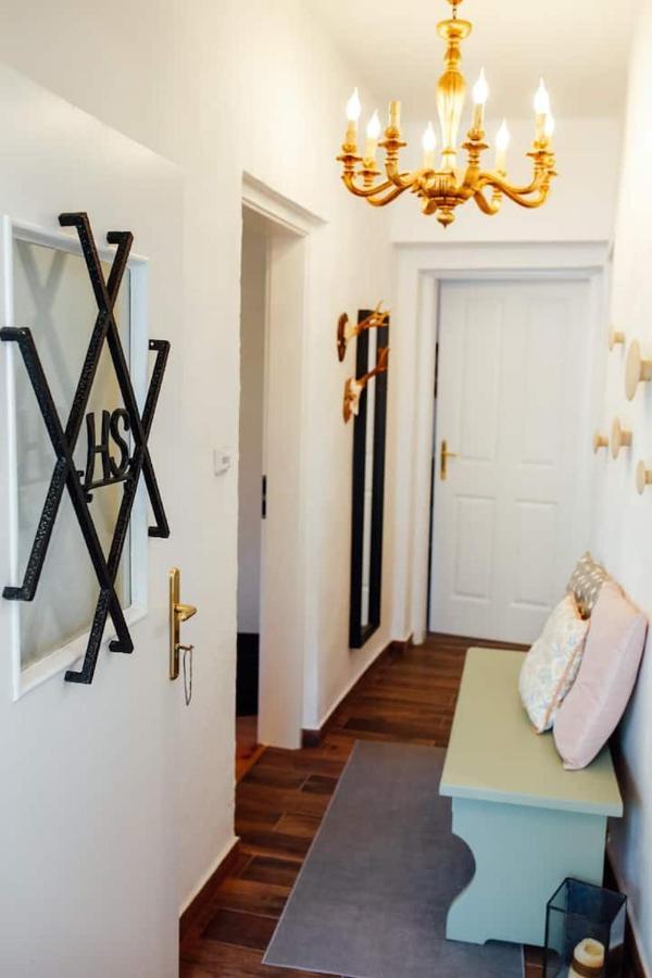 Apartment Aussee- Beletage Salzherrenhof- Kueche, Wlan, Netflix Bad Aussee Exteriör bild