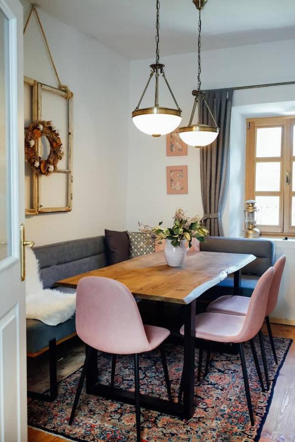 Apartment Aussee- Beletage Salzherrenhof- Kueche, Wlan, Netflix Bad Aussee Exteriör bild